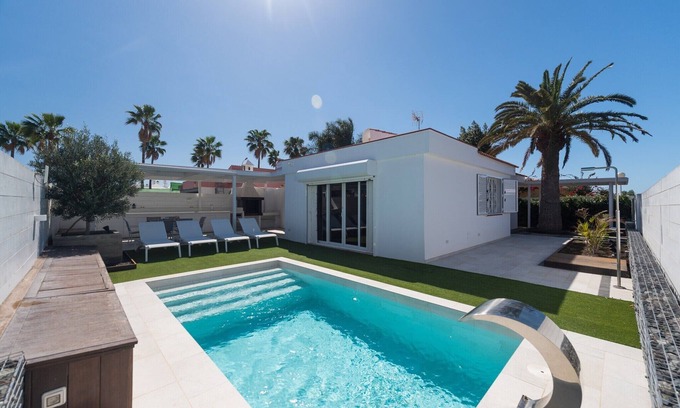 Maspalomas Chalet De Esquí | Villa en Maspalomas con Piscina Privada