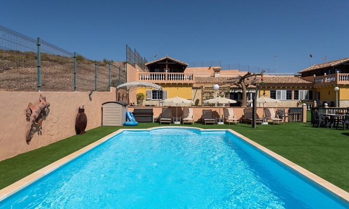San Bartolome de Tirajana Chalet De Esquí | Villa en Maspalomas con Piscina y Deportes