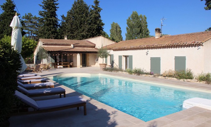 Saint-Martin-de-la-Brasque Villa | Villa Luberon Sud with swimming pool