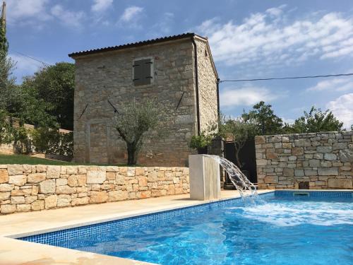 Labinci Cama Y Desayuno | Villa Šterna II - Ferienhaus mit Pool und Garten