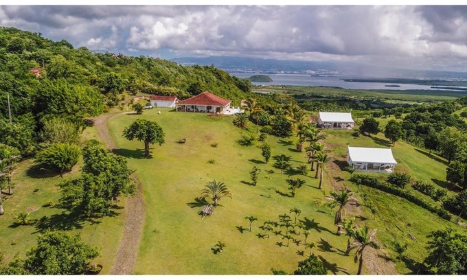 Riviere-Salee Casa | Villa 1 de standing 80m2 avec piscine et vue imprenable sur la mer et sur la campagne