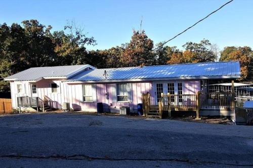 Lake Ozark Casa | Villa 1 sleep 6 w/VIP pkg- Bachelor parties here!