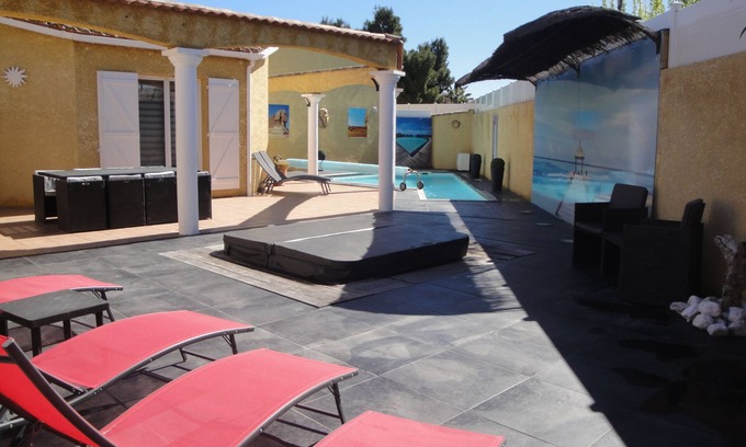Agde Villa | 120 M2 DE PERMANENTE Villa AGDE CLIM SPA JACUZZI PISCINA PRIVADA 6. 5 x 5m climatizada
