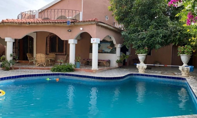Mbour Villa | 145 m² chalet con piscina a 100 metros del mar, toda comodidad