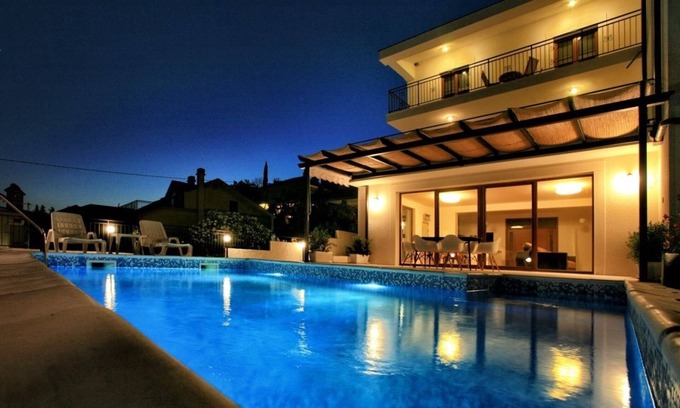 Herceg Novi Villa | Villa 22, hermosa villa con una hermosa vista sobre la bahía de Boka