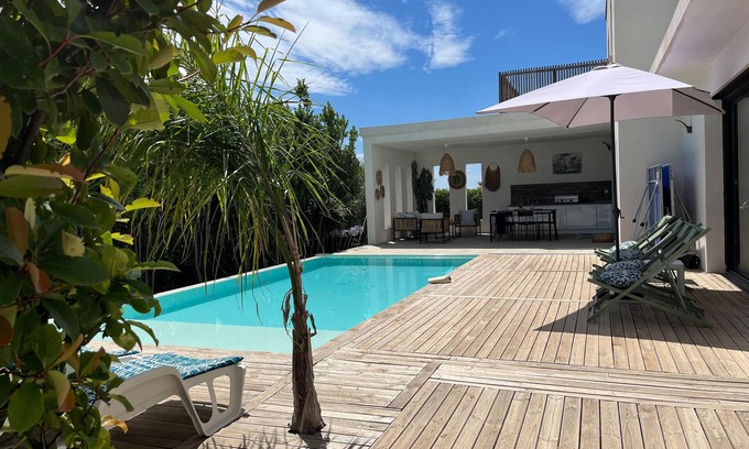 Aubais Villa | Villa 240 M2 located between the Camargue and its Mediterranean beaches