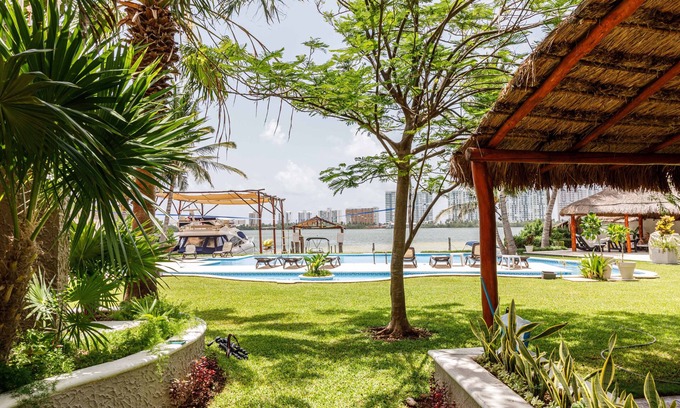 Punta Cancún Villa | Villa 3: Wonderful Villa overlooking Laguna Nichupte