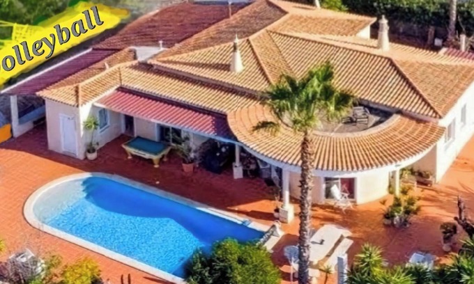 Mato Serrao Villa | Villa a 300 m del mar, máx.18 personas con cancha de voleibol de playa y billar.