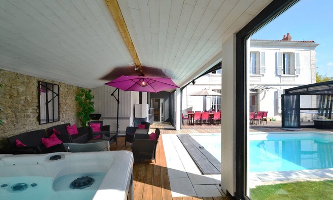 Angoulins Villa | Villa 3/4 * piscina cubierta climatizada jacuzzi mesa de billar futbol mar playa pueblo