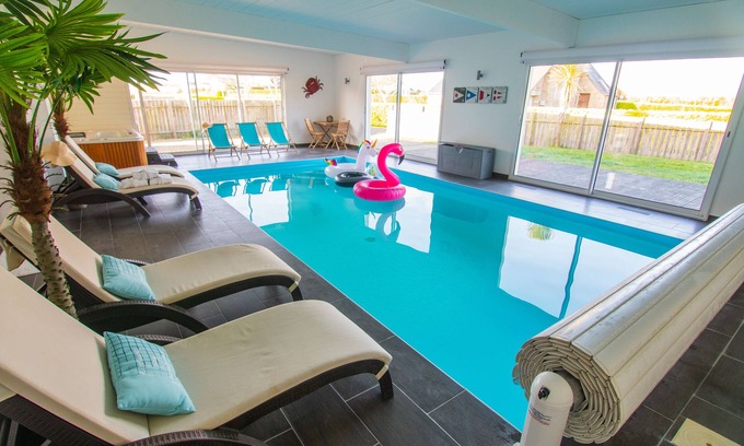 Plouescat Villa | Villa de lujo: piscina cubierta privada y jacuzzi a 80 m del mar.