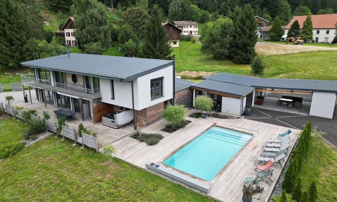 Gerardmer Villa | Villa 4 Saisons, avec piscine chauffée et jacuzzi