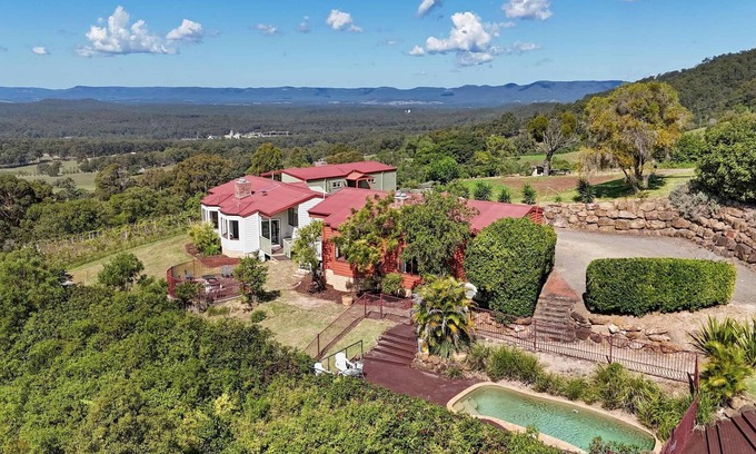 Mount View Villa | Bimbadeen Estate, Villa 5 - ¡Una habitación romántica con vista!