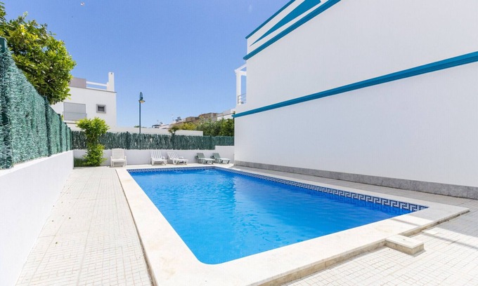 Manta Rota Chalet De Esquí | Vivienda a 50 metros de la playa con piscina privada y WIFI by AlgarveManta (42V3)