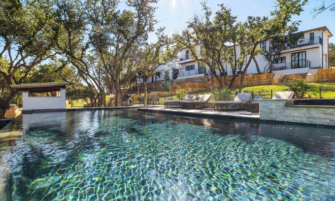 Spicewood Casa | Villa 6 - 3 Bedroom|Firepit|Pool|Hot tub