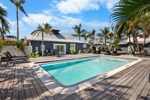 Holmes Beach Villa | Villa #8 AMI Lemon Fish