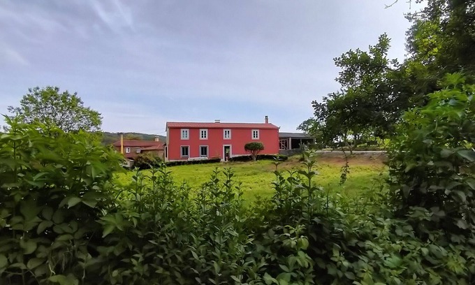 Catasol Villa | Villa A casa do Río, en plena campiña gallega, en el corazón del camino francés.