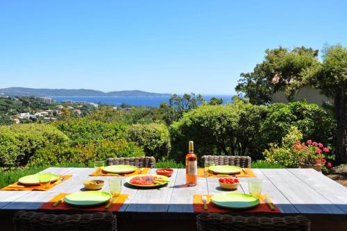 Cavalaire-sur-Mer Villa | Villa Abeille : douces vacances d'été avec vue mer