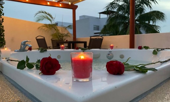 Granjas del Marqués Villa | VILLA ROOFGARDEN & JACUZZI PRIVADOS Checa nuestro video, un espacio sensacional