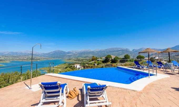 Viñuela Villa | Villa Adelfas Viñuela by Ruralidays