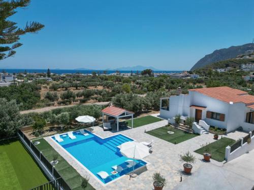 Kefalos Casa | Villa Aelia Kefalos-Private & Spacious with Pool