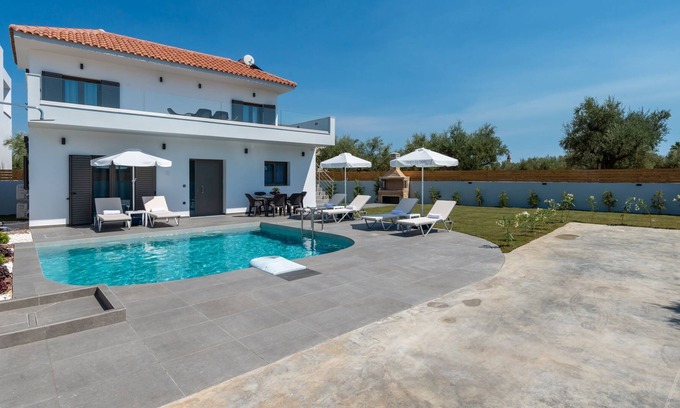 Kalpaki Villa | Villa Agalliu - 3 Bedroom Villa with Private pool