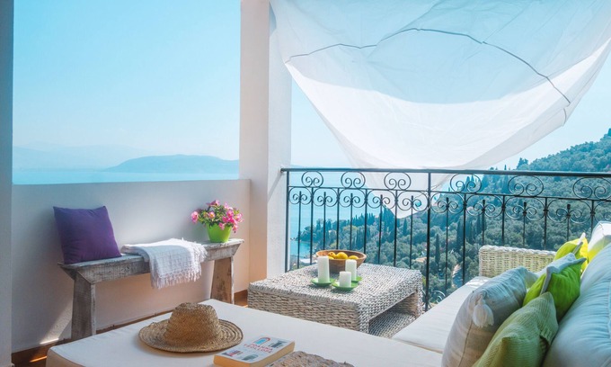 Kavalleraina Casa | Villa Agni: impresionantes vistas de la bahía de Agni, ubicación del pueblo