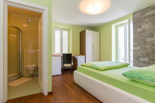 Municipality of Omisalj Apartamento | Villa Ajda - Green room
