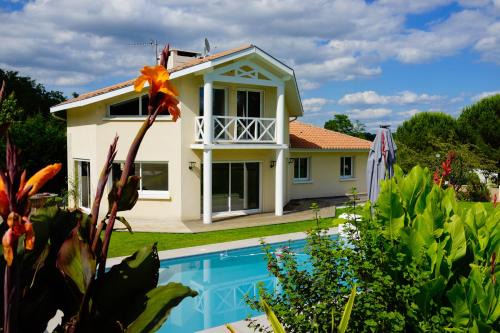 Carignan-de-Bordeaux Villa | Villa Alba. Piscine grand jardin Hauts de Bordeaux