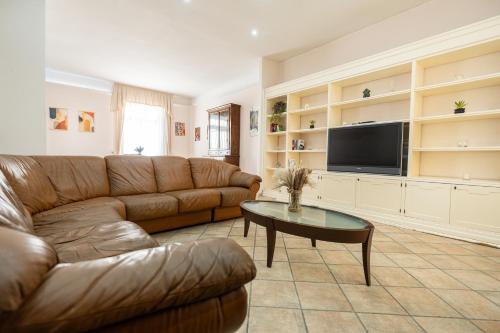 Naples Casa | Villa Alessandra- Comfort e spazio a Napoli