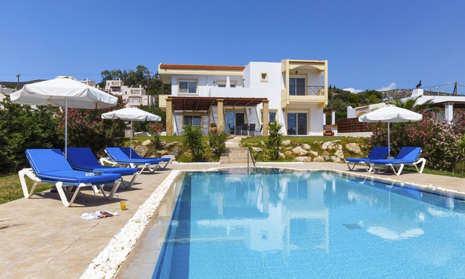 Kalathos Villa | Villa Alexi cerca de Lindos - Wi-Fi, piscina privada y vista al mar!r