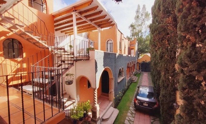 Del Carmen Casa | Villa Alfonsina