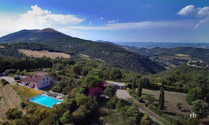 Montelaguardia Villa | Villa "en los picos", un maravilloso lugar sobre las colinas cerca de Perugia