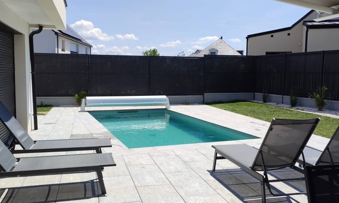 Ambon Villa | Villa Almaé - Maison neuve proche plages avec piscine chauffée