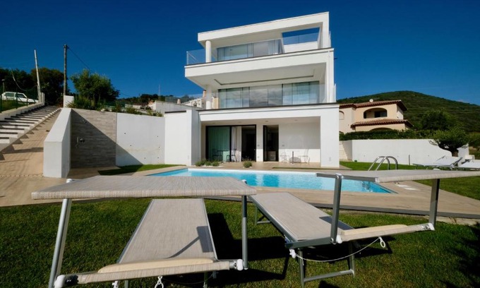 San Teodoro Cama Y Desayuno | Villa Almata