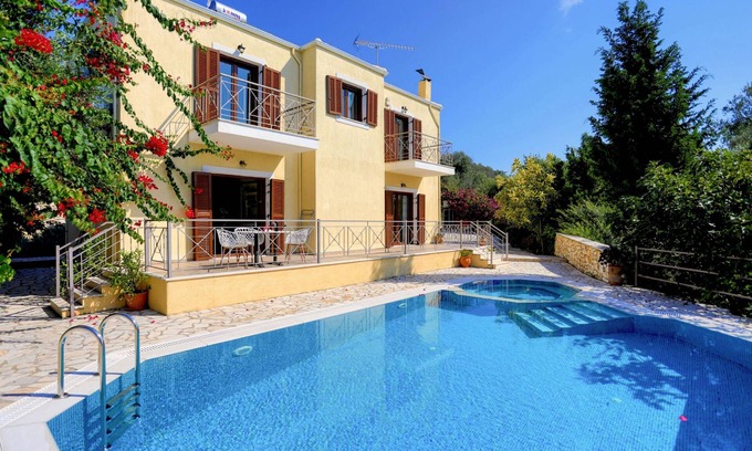 Magazia Villa | Villa Aloni in Paxi with 2 bedrooms and 3 bathrooms