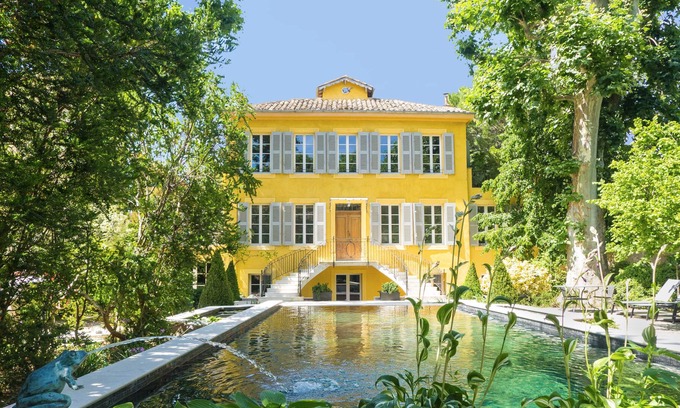 Couronne Urbaine Casa | Villa Amara