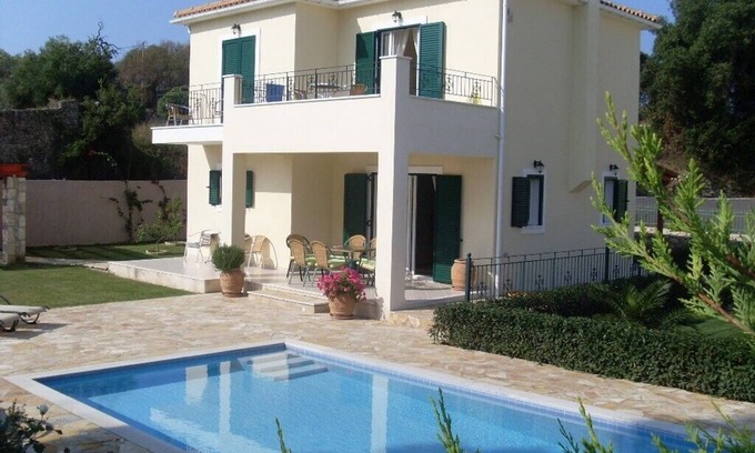 Kaligata Villa | Villa Amelia: Lujo Chalet de 2 dormitorios con piscina privada WiFi GRATIS DISPONIBLE!