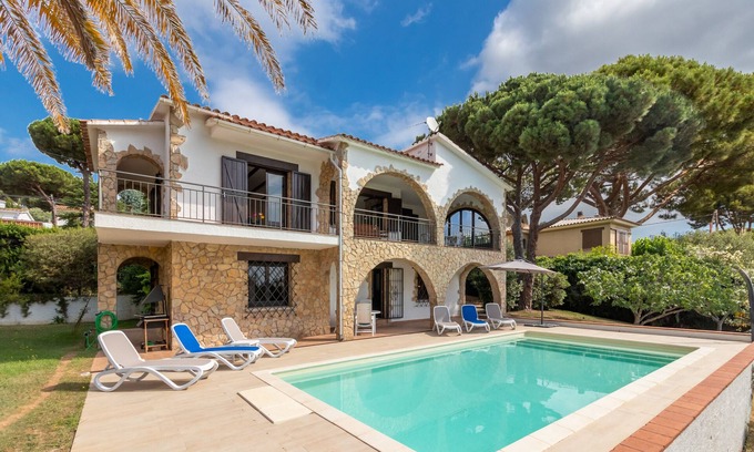 El Vilar d'Aro Villa | "Villa Amistad" con vistas a la montaña, piscina privada y Wi-Fi