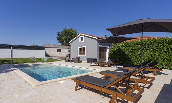 Bicici Villa | Villa Anavi con piscina privada y gran jardín para 8 personas en Istria, Croacia