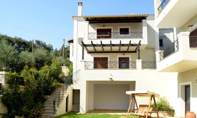 Petaleia Villa | Villa Angie Nymfes Corfu Villa