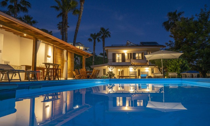 Santa Maria Villa | Gran Villa para 10 + 2 personas con piscina privada en Calabria