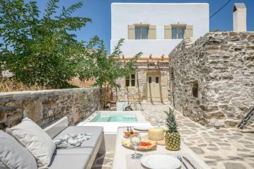 Naxos Casa | Villa Anthemion Naxos with outdoor jacuzzi