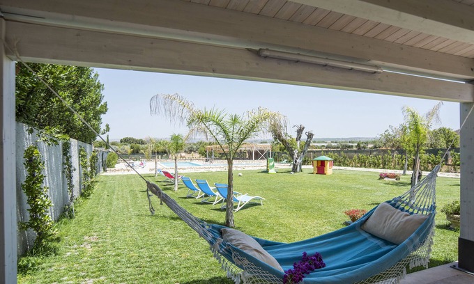 Scicli Villa | VILLA ANTICA AIA R. CON PISCINA A / C 5 habitación con baño y WIFI GRATUITO EN SCICLI
