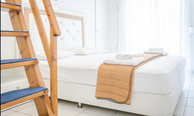 Chrisi Akti Apartamento | Villa Apostolidis