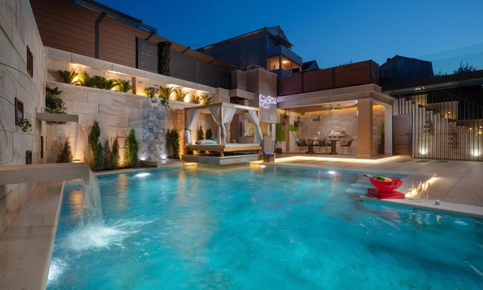 Arbanija Casa | Villa Arbanessa with Heated Pool
