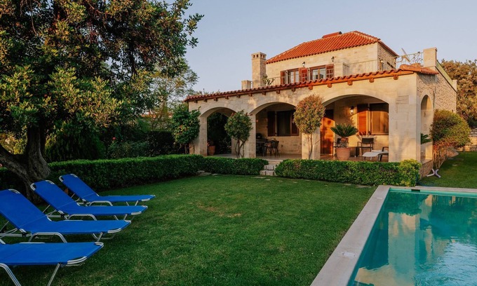 Prines Villa | Villa Arianna con Impresionantes Vistas Cerca de Rethymno