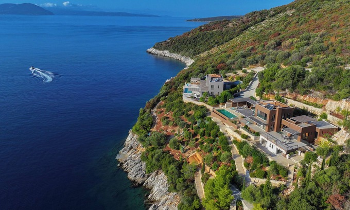 Evgiros Villa | Villa Arkoudaki: Luxurious 8-Bedroom Escape with Infinity Pool & Sea Access