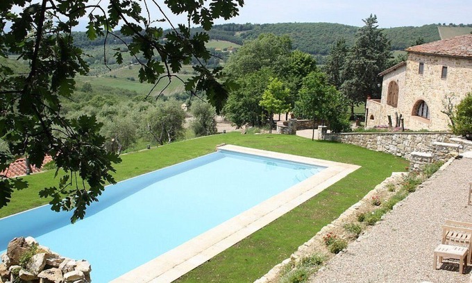 Castellina in Chianti Casa | Villa Arnica B: Una encantadora casa de campo rodeada de viñedos y olivares.