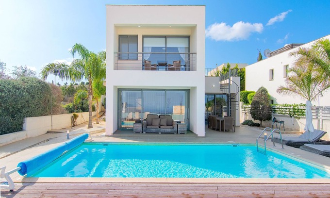 Latchi Cabaña | Villa Arum - a villa that sleeps 6 guests in 3 bedrooms