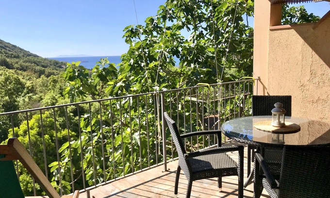 Rio nell'Elba Apartamento | Villa en Peri Trilocale 2 dormitorios y una terraza con vistas al mar